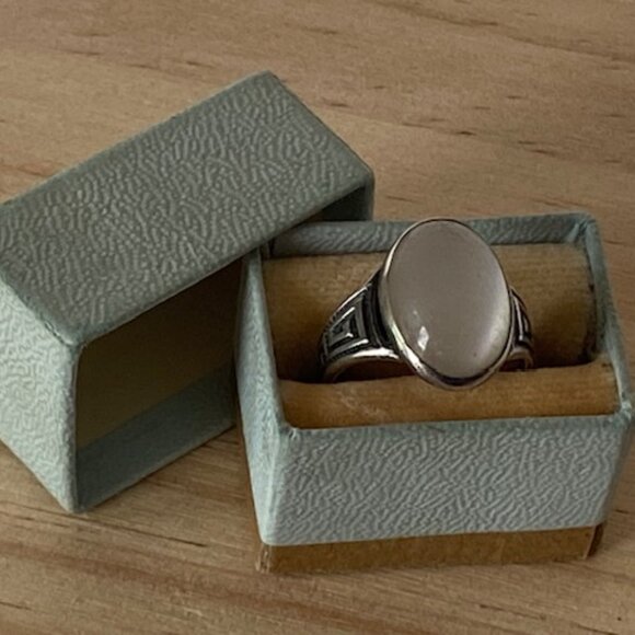 Vintage Ring. Sterling Silver Size 4.5 - Picture 6 of 11